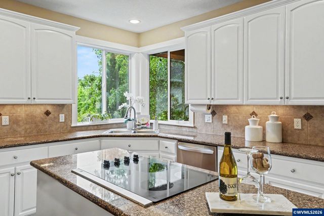 645 SW Sandalwood St, Corvallis, OR 97333