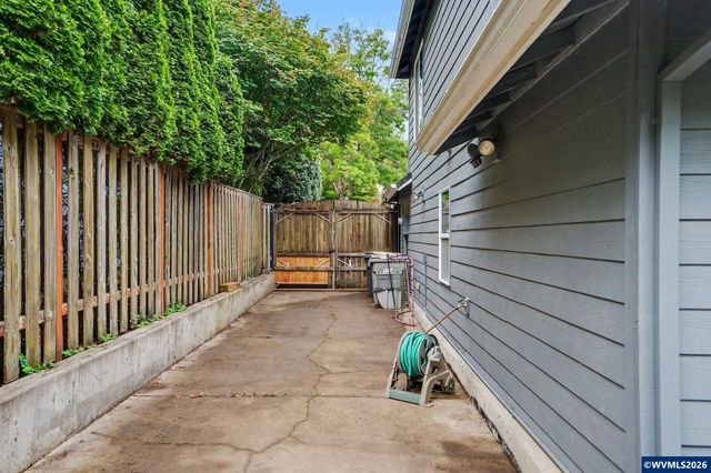 645 SW Sandalwood St, Corvallis, OR 97333