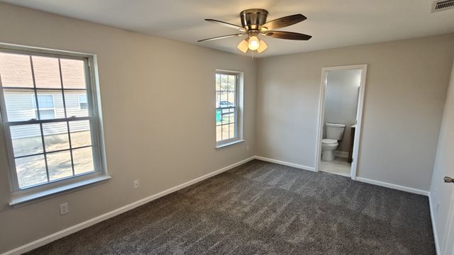 325 Lake Forest Dr, La Vergne, TN 37086