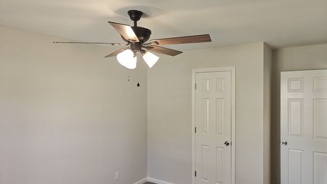 325 Lake Forest Dr, La Vergne, TN 37086