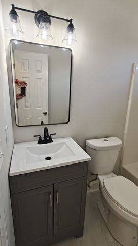 325 Lake Forest Dr, La Vergne, TN 37086