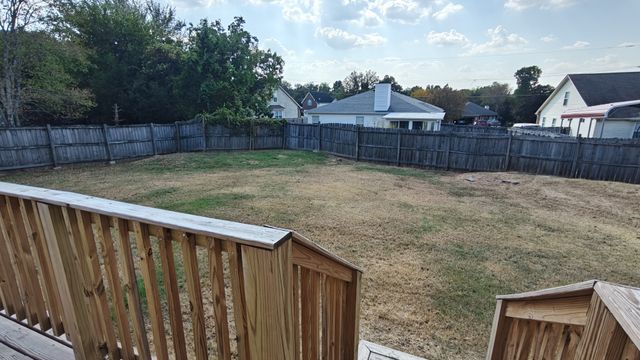 325 Lake Forest Dr, La Vergne, TN 37086