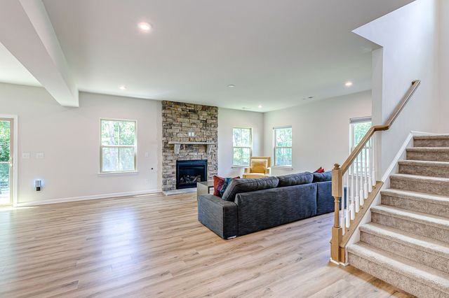 7093 Sky Meadow Dr, College Grove, TN 37046