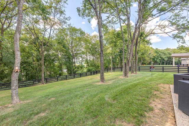 7093 Sky Meadow Dr, College Grove, TN 37046
