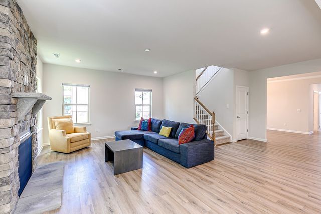 7093 Sky Meadow Dr, College Grove, TN 37046