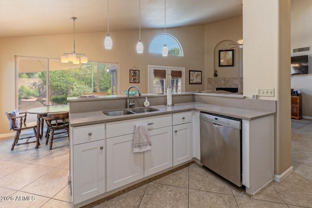 5102 E FELLARS Drive, Scottsdale, AZ 85254