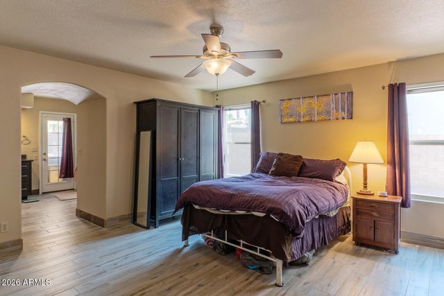 5102 E FELLARS Drive, Scottsdale, AZ 85254