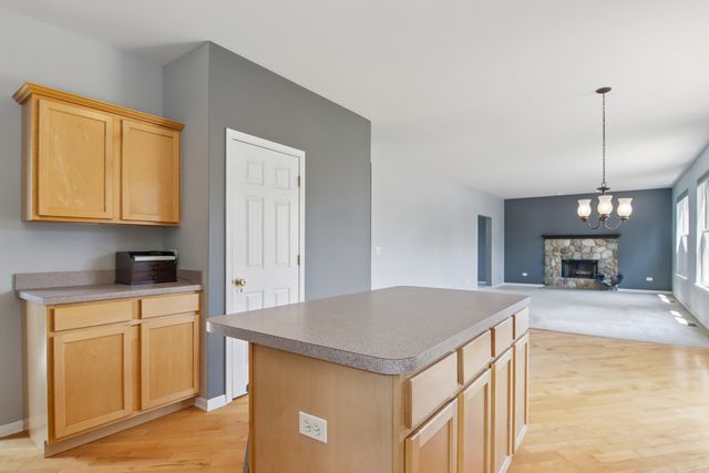 1999 Sparrow Circle, Round Lake, IL 60073