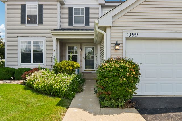 1999 Sparrow Circle, Round Lake, IL 60073
