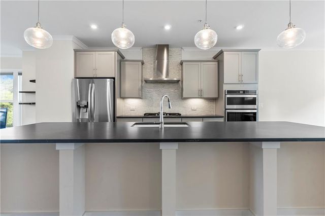 2076 Holtz Lane, Atlanta, GA 30318