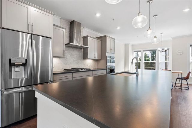 2076 Holtz Lane, Atlanta, GA 30318