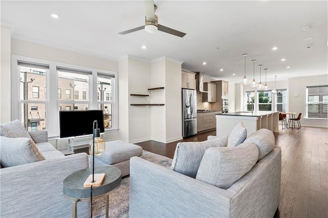 2076 Holtz Lane, Atlanta, GA 30318