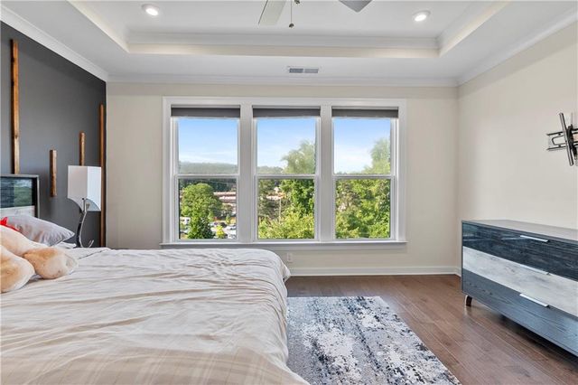 2076 Holtz Lane, Atlanta, GA 30318