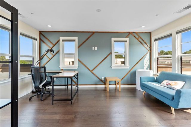 2076 Holtz Lane, Atlanta, GA 30318