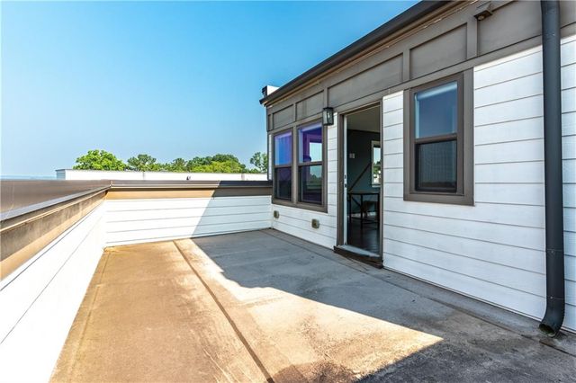 2076 Holtz Lane, Atlanta, GA 30318
