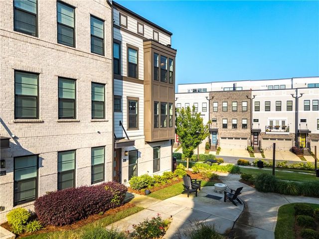 2076 Holtz Lane, Atlanta, GA 30318