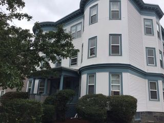 112 Thurston 2, Somerville, MA 02145