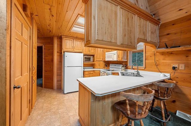 14754 N MCCOMB LAKE LANE, Mountain, WI 54149