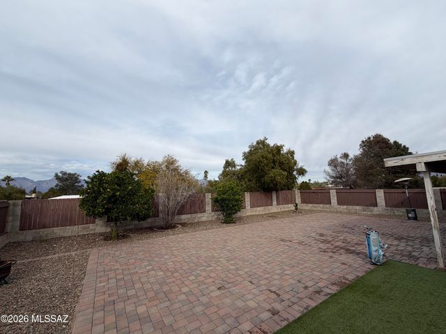 8243 E Escalante Road, Tucson, AZ 85730