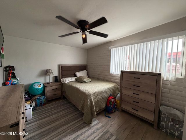 8243 E Escalante Road, Tucson, AZ 85730