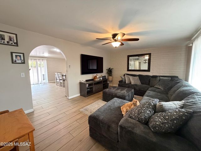 8243 E Escalante Road, Tucson, AZ 85730