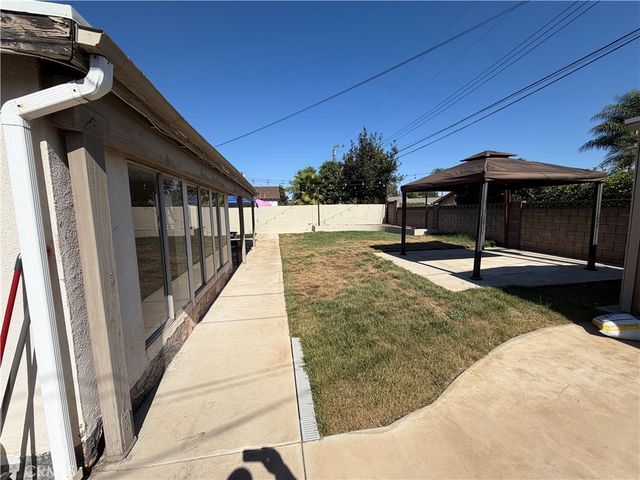 21112 E Brookport, Covina, CA 91724