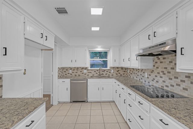 2213 Silver Holly Lane, Richardson, TX 75082