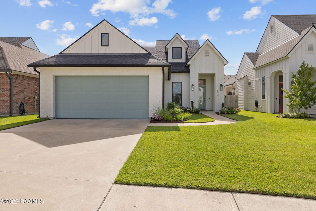 209 San Domingo Drive, Youngsville, LA 70592