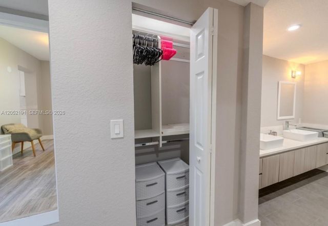 1120 S 28th Avenue, Hollywood, FL 33020