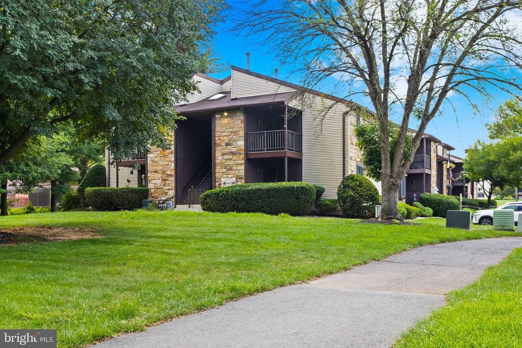 25 BOZARTH CT, HAMILTON, NJ 08690 — exterior