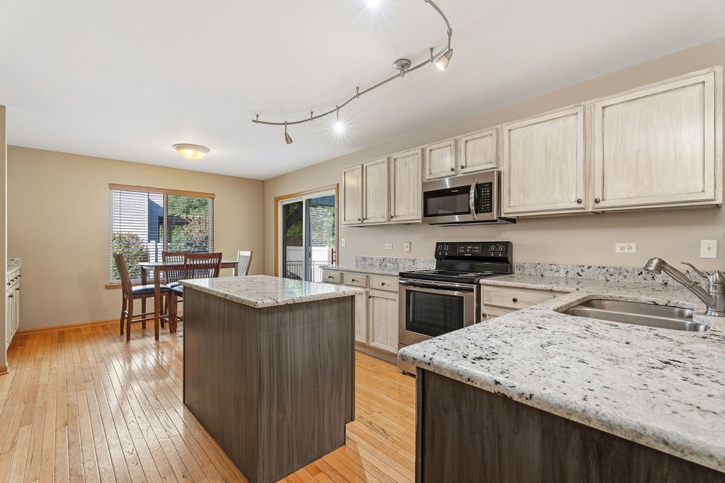 16427 S Canterbury Way, Lockport, IL 60441 — photo 3