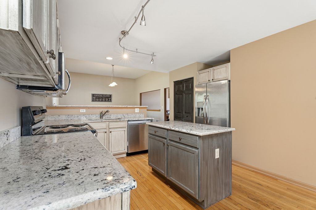 16427 S Canterbury Way, Lockport, IL 60441 — photo 5