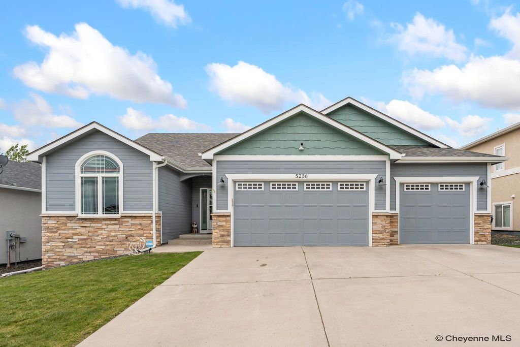 5236 SHADOW ROCK DRIVE, Cheyenne, WY 82009