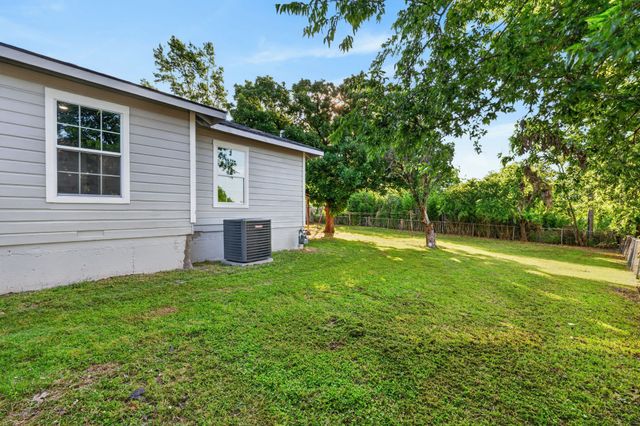 2006 20th Street, Mineral Wells, TX 76067