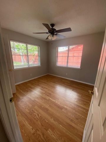 514 Green Avenue, Palacios, TX 77465