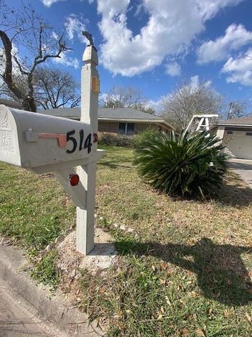 514 Green Avenue, Palacios, TX 77465