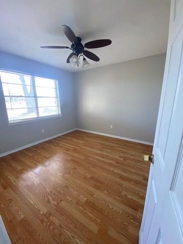 514 Green Avenue, Palacios, TX 77465