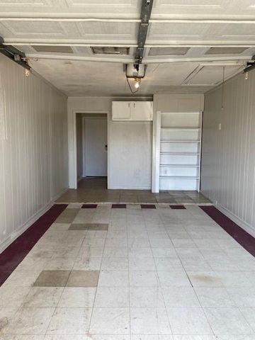 514 Green Avenue, Palacios, TX 77465