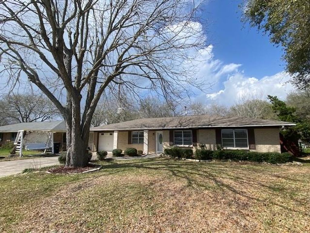 514 Green Avenue, Palacios, TX 77465