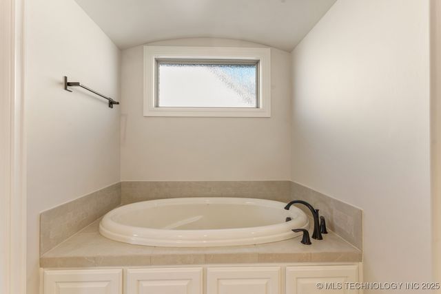 1506 Cedarwood Drive, Claremore, OK 74017