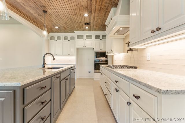 1506 Cedarwood Drive, Claremore, OK 74017