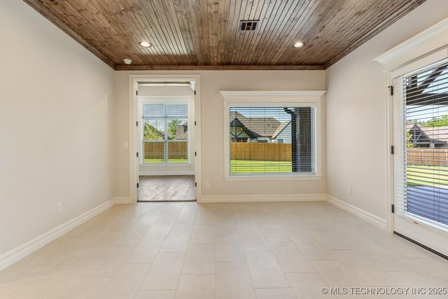 1506 Cedarwood Drive, Claremore, OK 74017