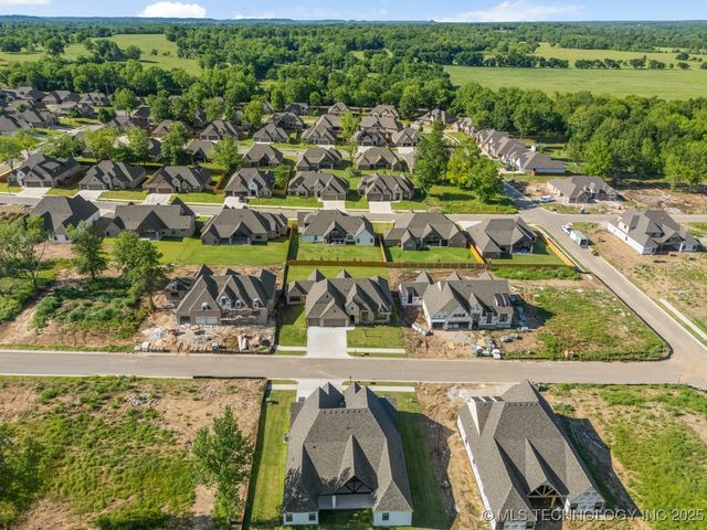 1506 Cedarwood Drive, Claremore, OK 74017