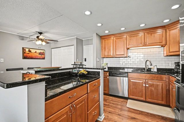 2015 S Finley Road 1107, Lombard, IL 60148