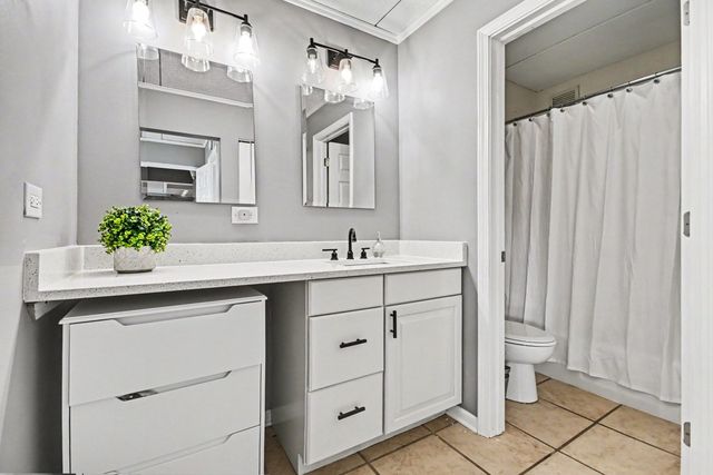 2015 S Finley Road 1107, Lombard, IL 60148