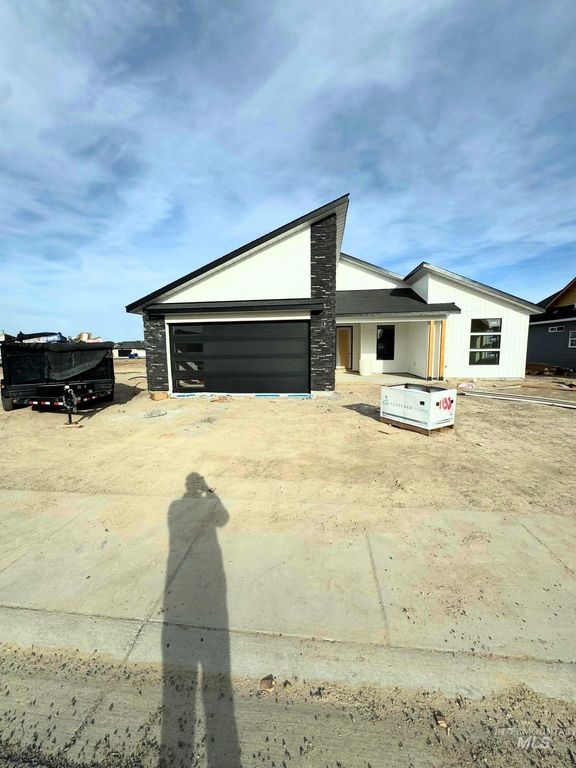 1138 Crestview Dr, Twin Falls, ID 83301