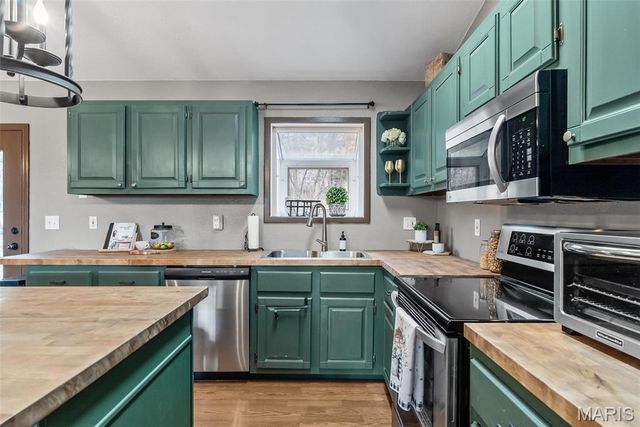 793 Village Green Drive, Marthasville, MO 63357