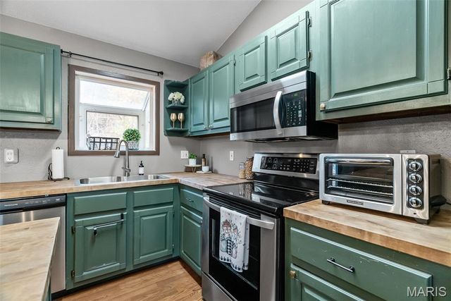 793 Village Green Drive, Marthasville, MO 63357