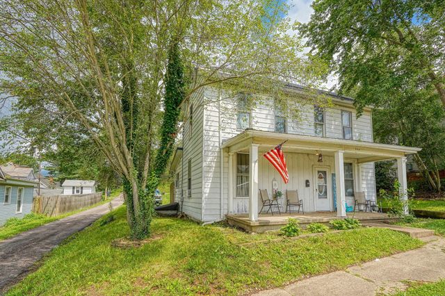206 W Water Street, New Lexington, OH 43764