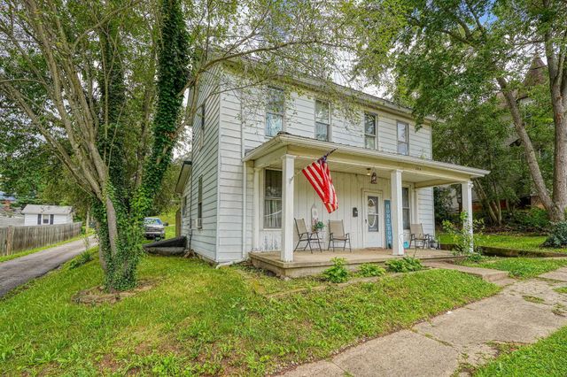 206 W Water Street, New Lexington, OH 43764